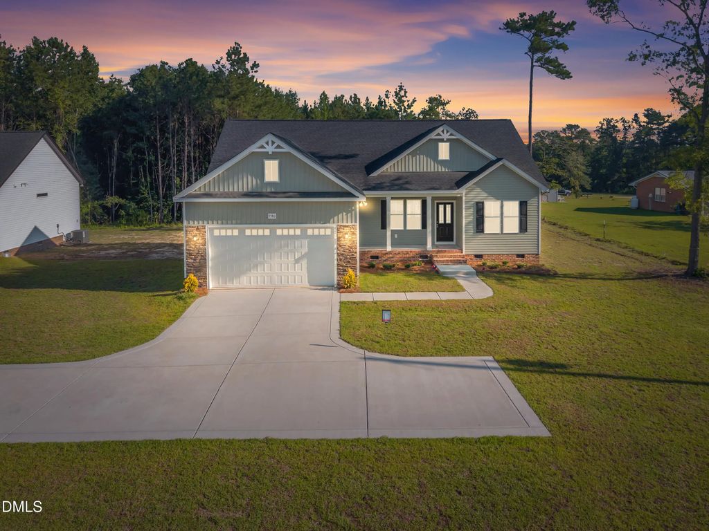 9380 N Carolina 27 W, Lillington