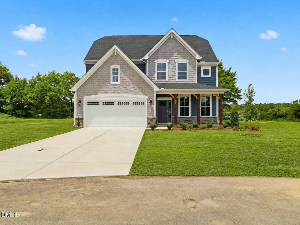 325 Oak Meadow Lane, Angier