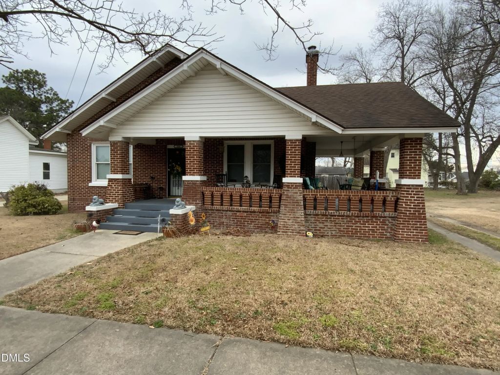 304 W Harnett Street, Dunn