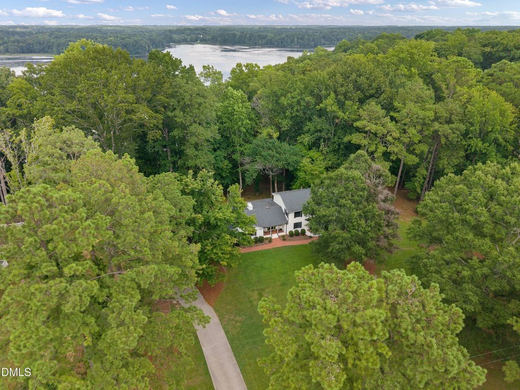 621 Edgewater Drive, Garner