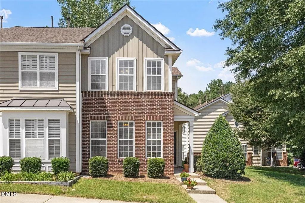 5310 Crescentview Parkway, Raleigh