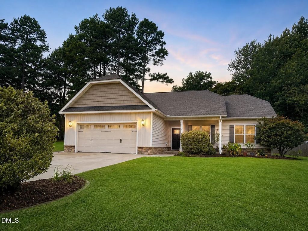 33 Wood Green Drive, Wendell