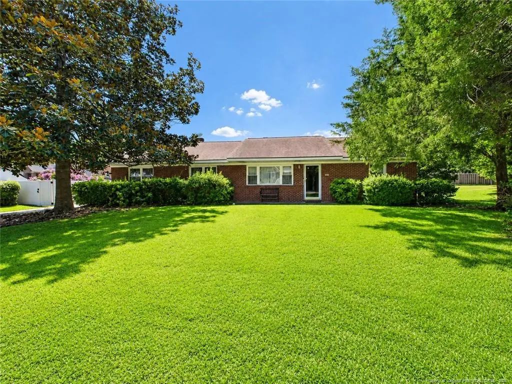 1815 Sunnyside Circle, Fayetteville