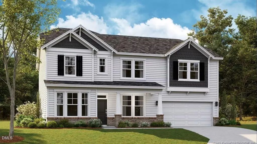604 Grand Griffon Way, Lillington