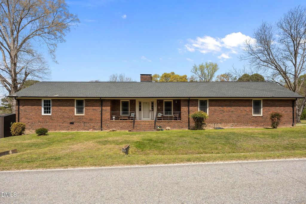 750 Greenleaf Road, Angier