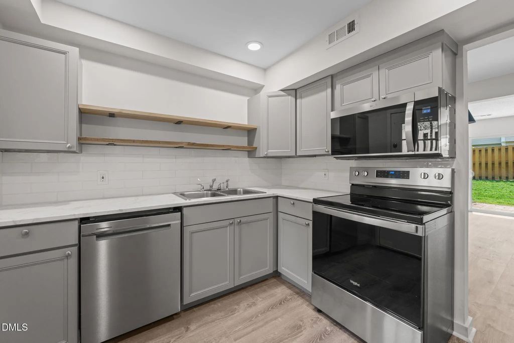 220 Elizabeth Street Apt E4, Chapel Hill