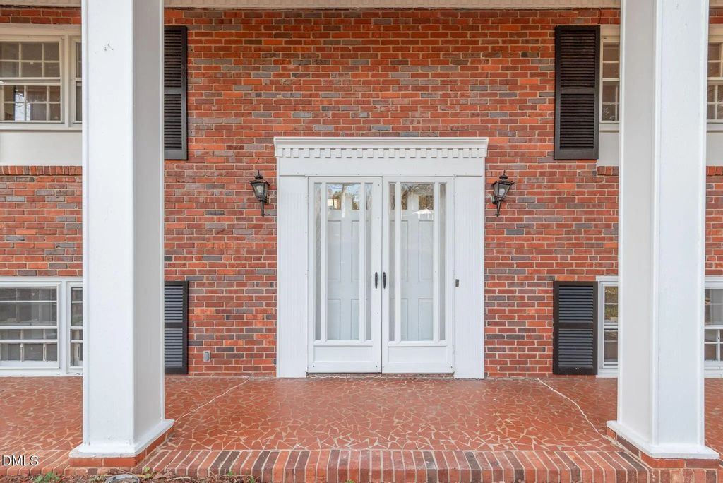 624 Brentwood Court, Winston-Salem