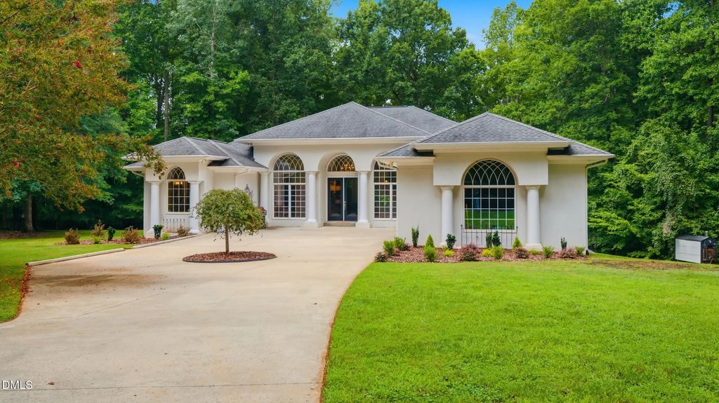 908 River Ridge Road, Mebane