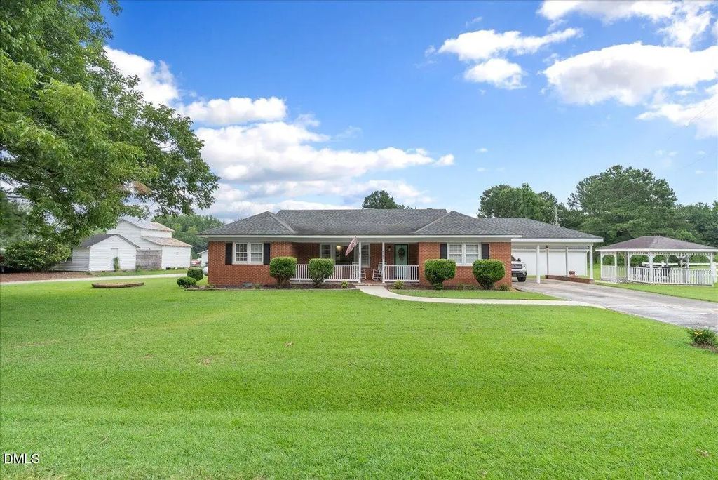 8989 Main Street, Castalia