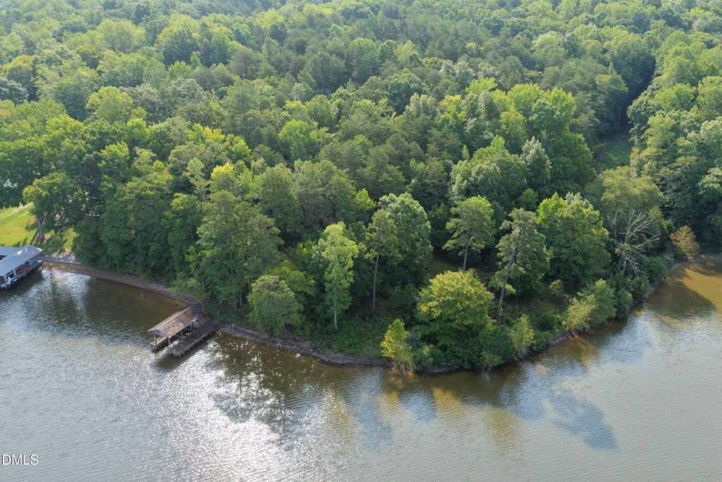 235 Pelican Point Lane, Semora