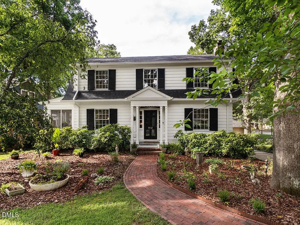 912 W Davis Street, Burlington