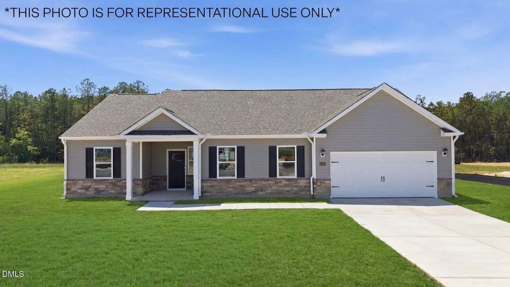 102 Harling Crossing Way, La Grange