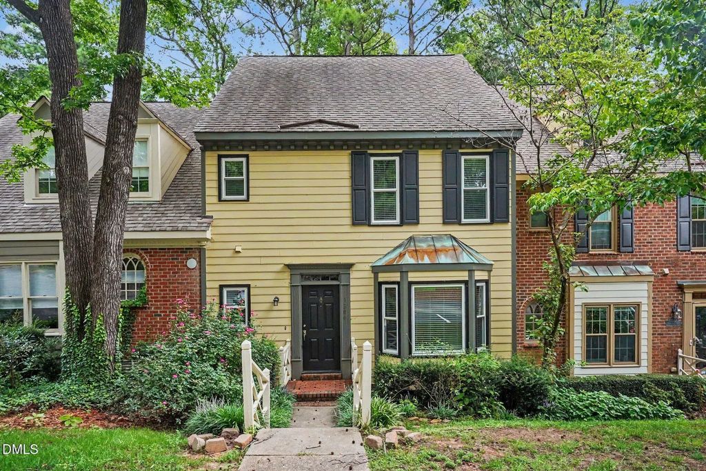 1304 Hampshire Court, Raleigh
