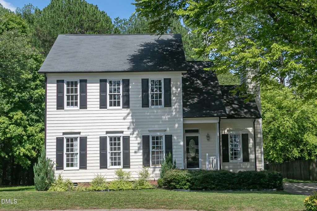 816 White Daisies Court, Raleigh