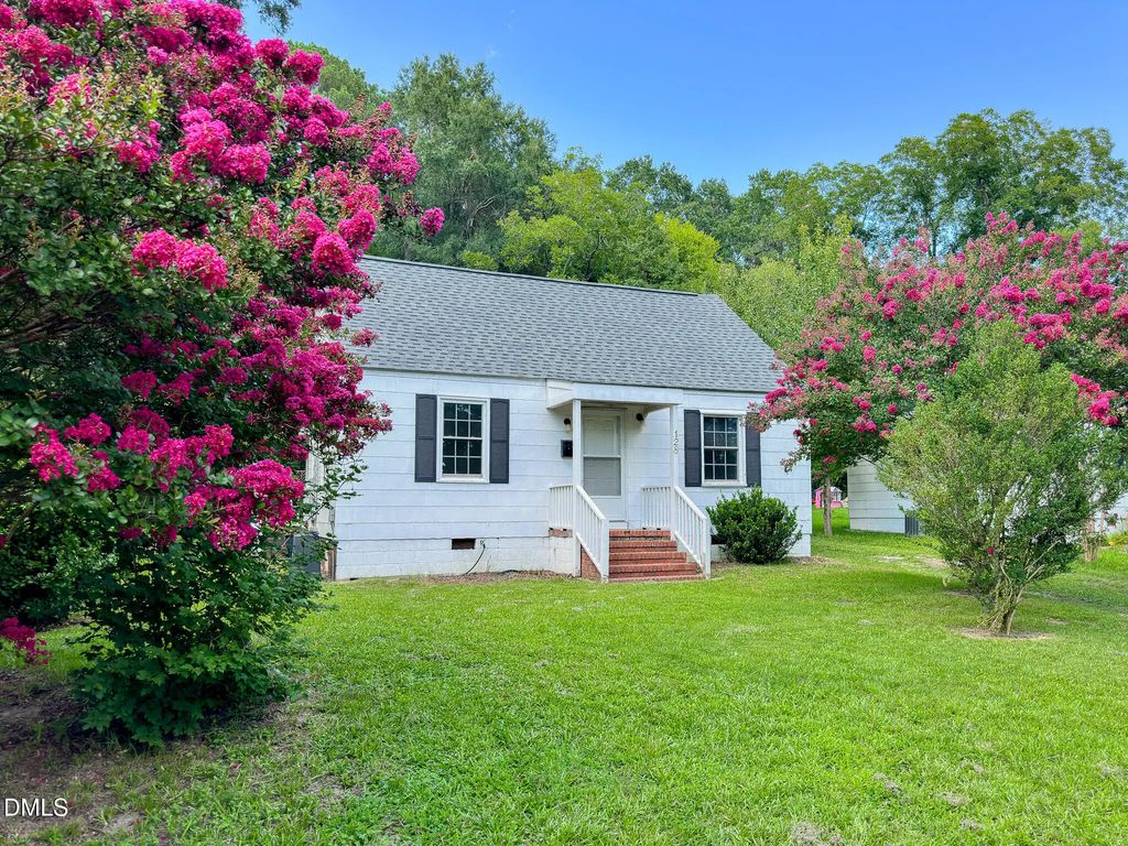 128 Battle Avenue, Warrenton