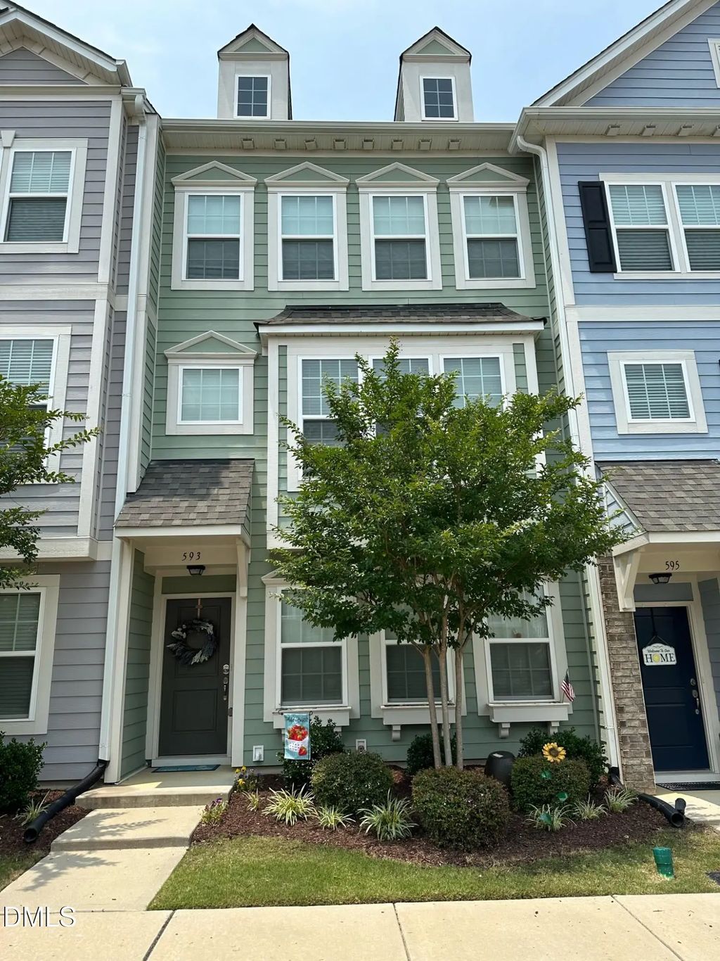 593 Grand Central Station, Apex