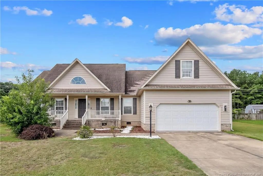 1906 Sunshine Court, Hope Mills