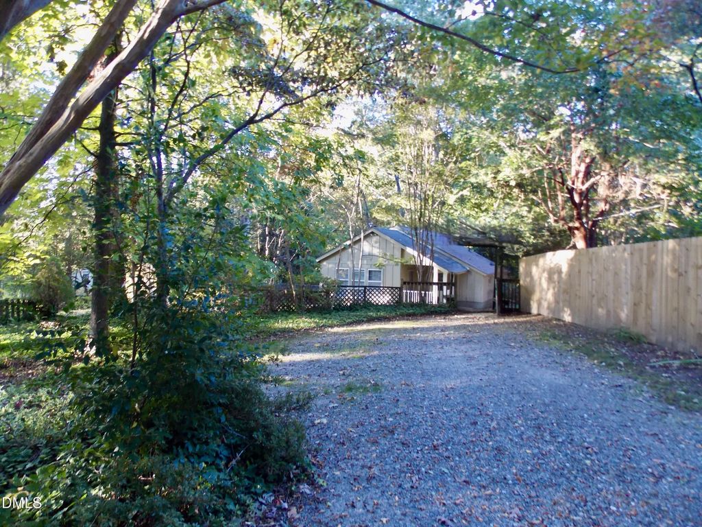1421-a Lynn Road, Raleigh