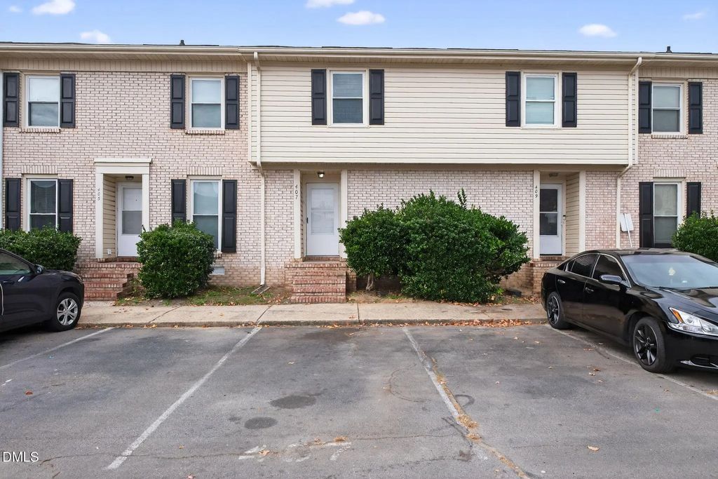 407 Kirkcaldy Court, Fayetteville