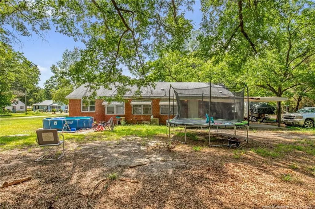 318 N Elm Street N, Maxton
