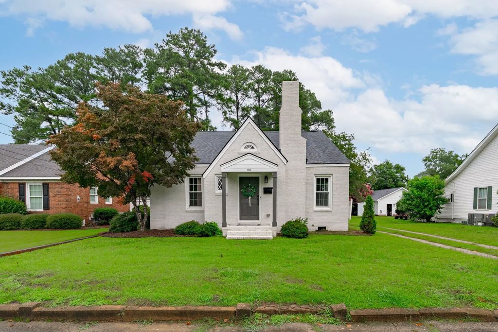 602 W Main Street, Benson
