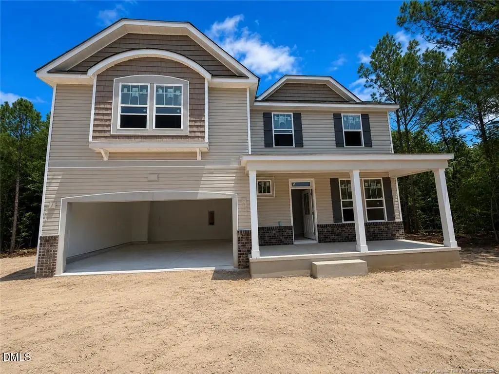 605 Grand Griffon Way, Lillington