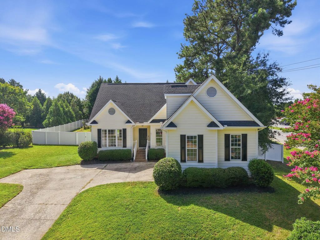 101 Somerset Farm Drive, Holly Springs