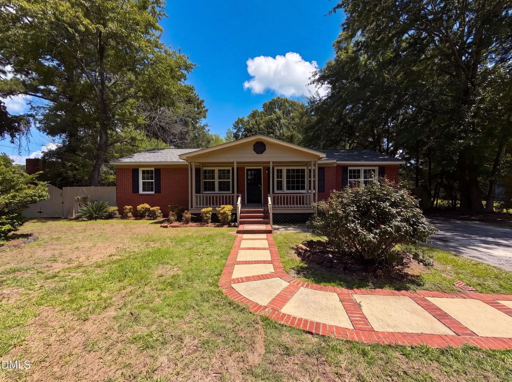 4060 Rosehill Road, Fayetteville