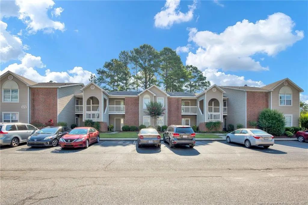 672 Bartons Landing Place 8, Fayetteville