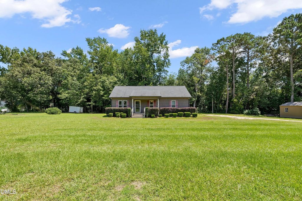 70 Young Road, Angier