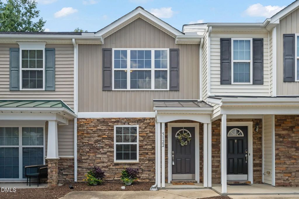5122 Thornton Knoll Way, Raleigh