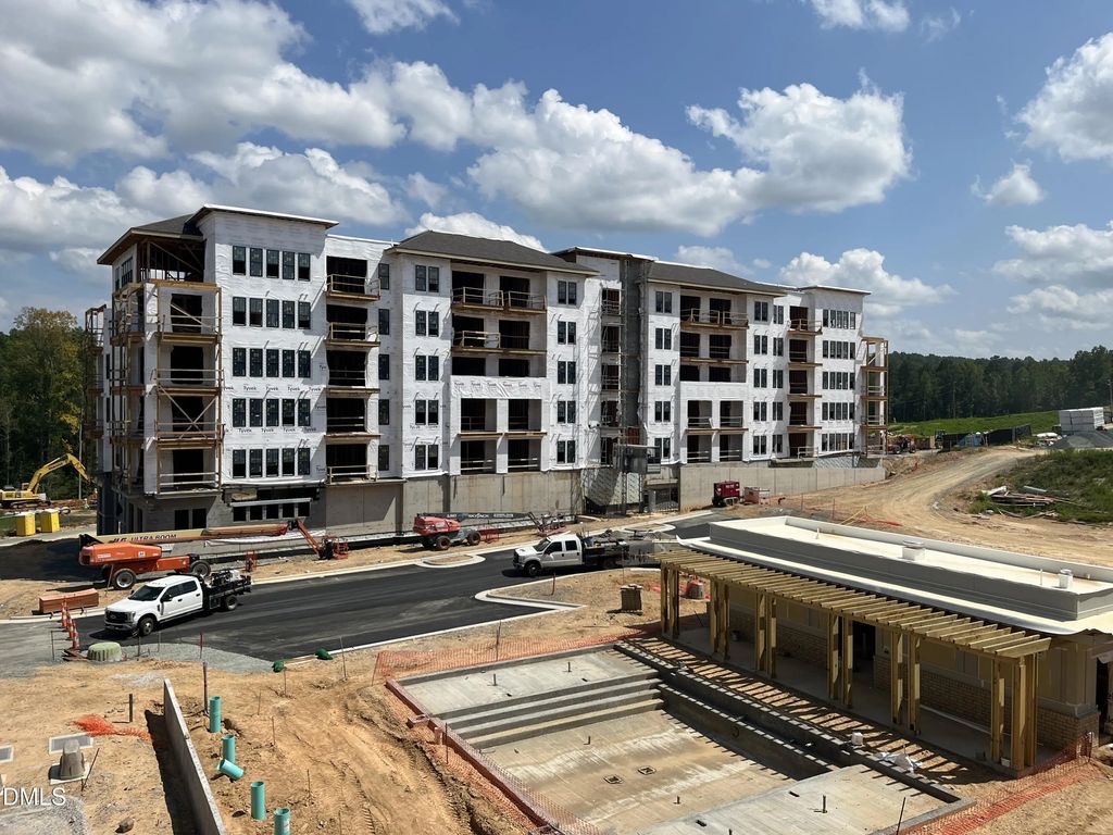 211 S Crk Crossing 417, Chapel Hill