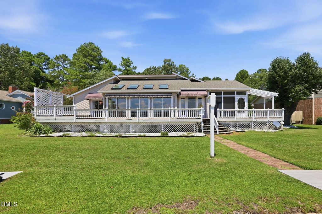 128 Crystal Point, Sanford