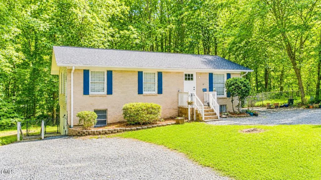 8718 Rollingwood Road, Chapel Hill