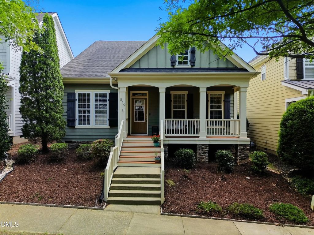 212 Thorndale Drive, Holly Springs