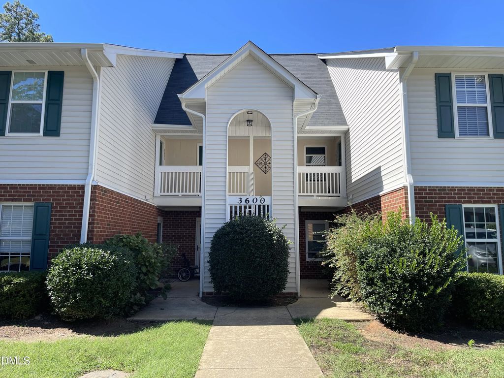 3622 Wellington Ridge Loop, Cary