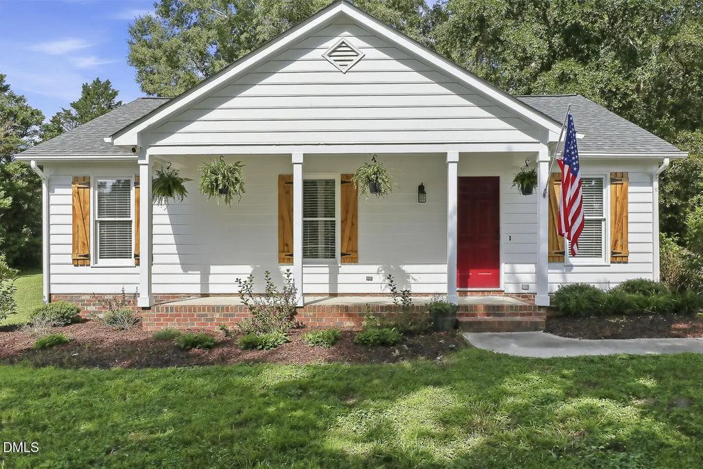636 Lake Glad Road, Wendell