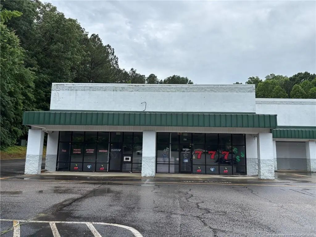 151 Nc 705 Highway, Robbins
