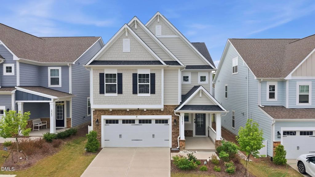 2367 Kettle Falls Station, Apex