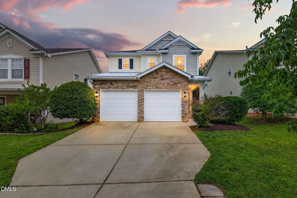 305 Palmdale Court, Holly Springs