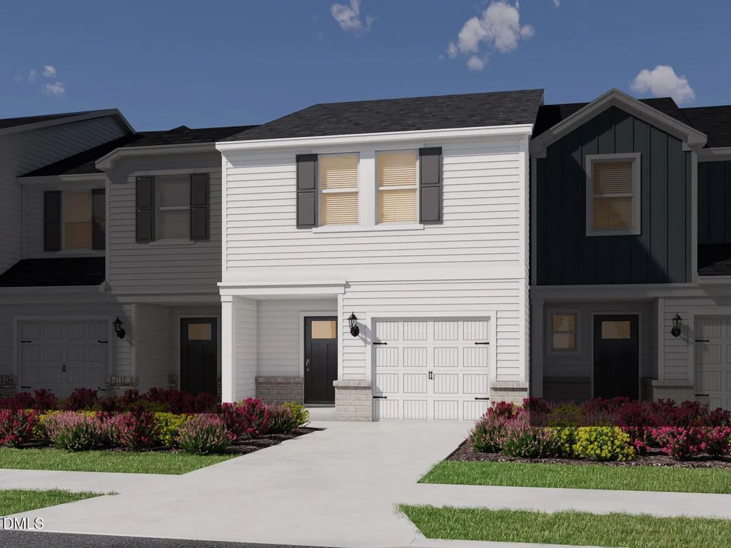 819 Stream View Court, Mebane