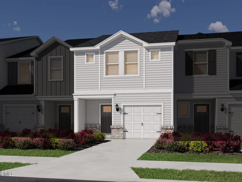 827 Stream View Court, Mebane