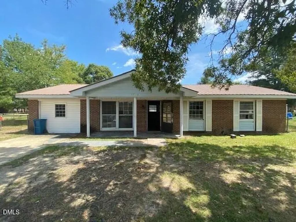 5514 Livingston Drive, Fayetteville