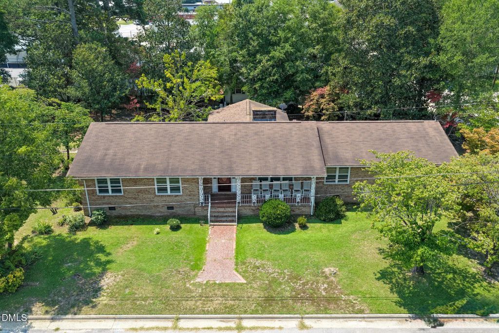 700 E Harnett Street, Dunn