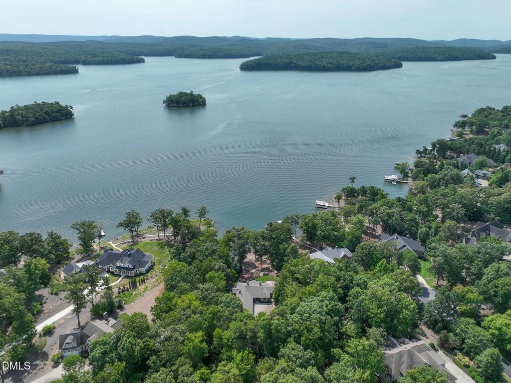 137 Windy Hill Cove, New London