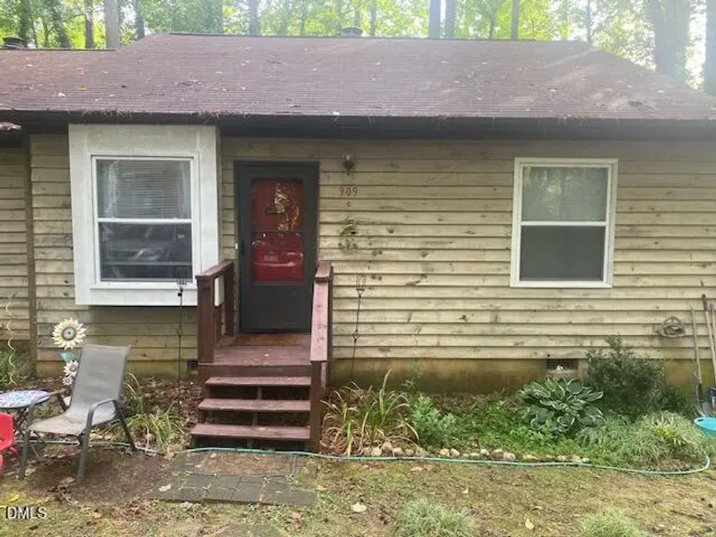909 W Chatham Street, Cary