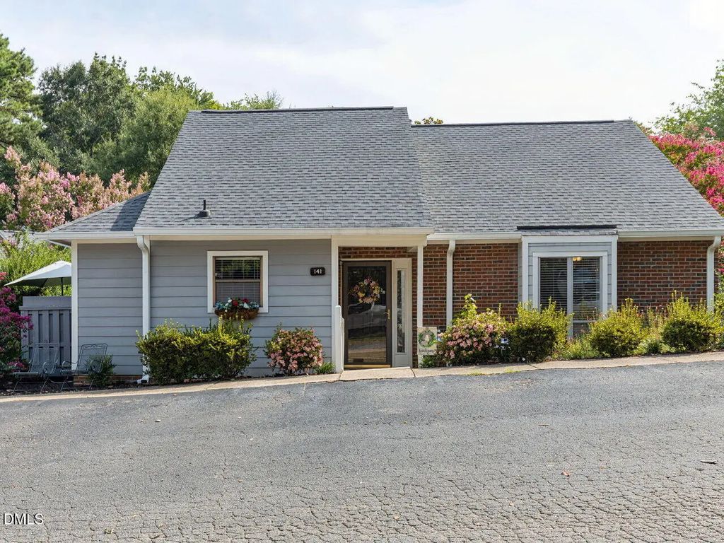 141 Clancy Circle, Cary