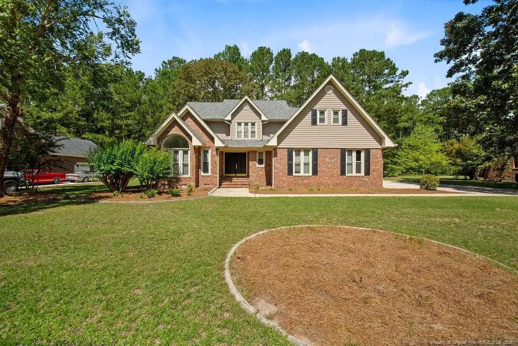 887 Three Wood Drive, Fayetteville