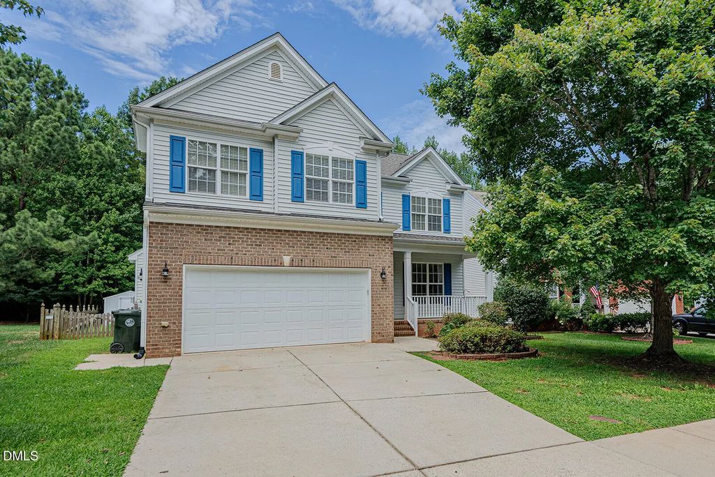 319 Large Oak Lane, Mebane