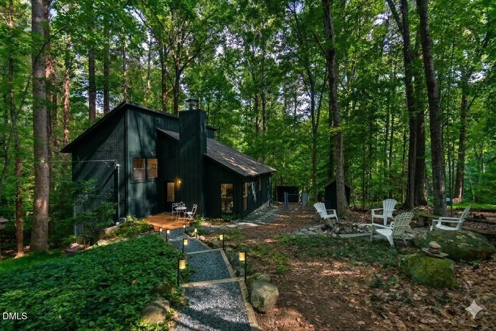 207 Holly Ridge, Chapel Hill